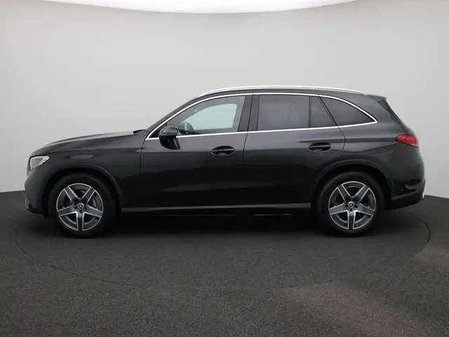 Mercedes-Benz GLC view 4
