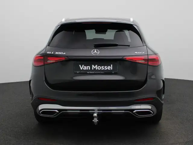 Mercedes-Benz GLC view 5