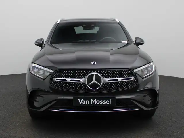 Mercedes-Benz GLC view 3