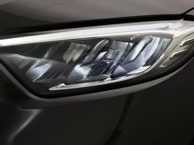 Mercedes-Benz GLC view 15