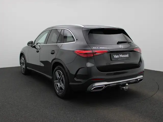 Mercedes-Benz GLC view 2
