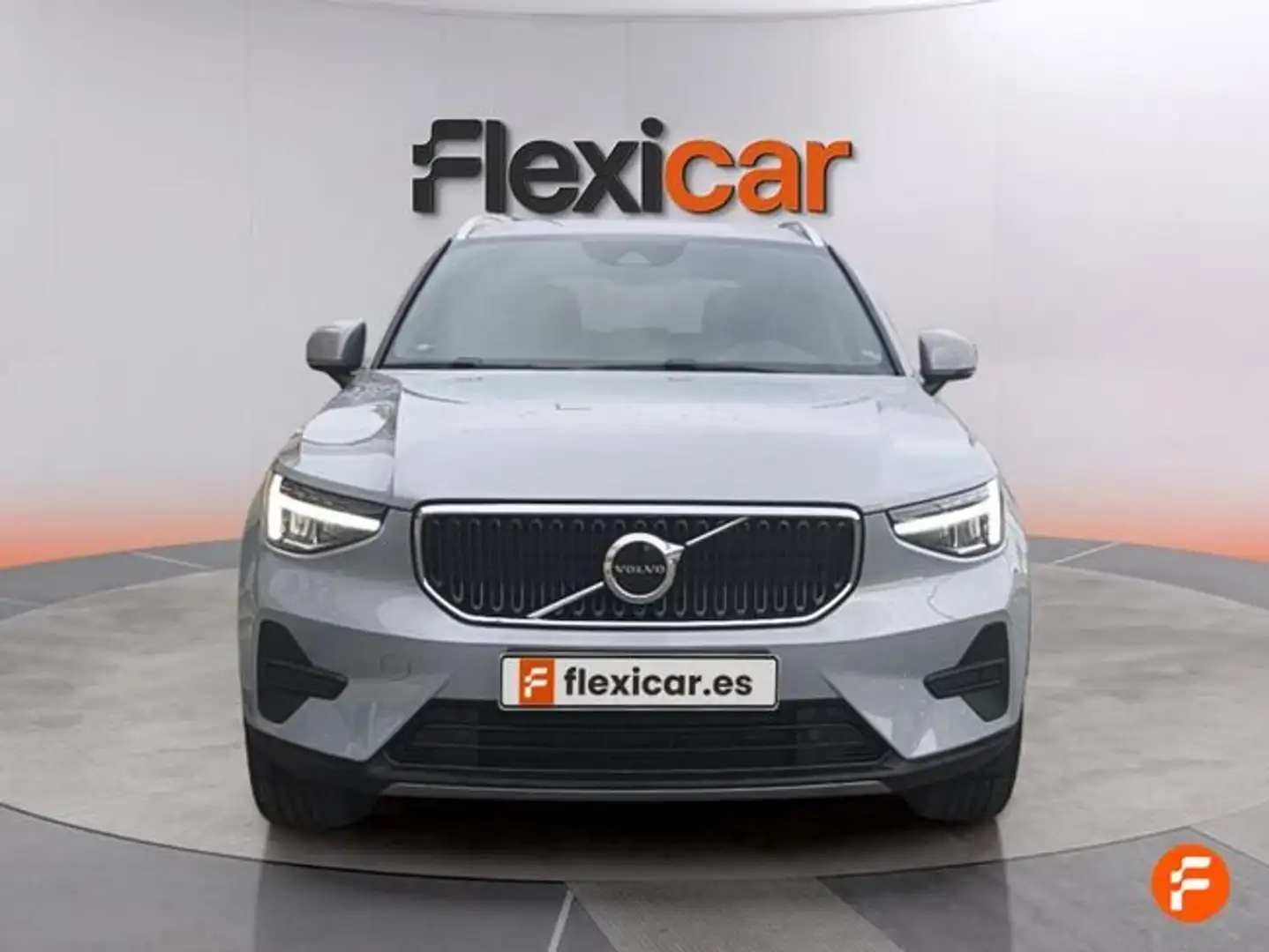 Volvo XC40 T2 Essential Aut. Gris - 2