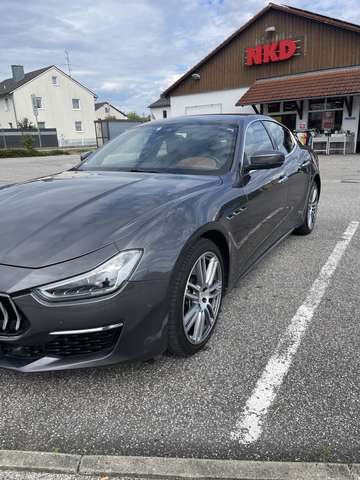 Imagine Maserati Ghibli Diesel GranSport Zegna Facelift
