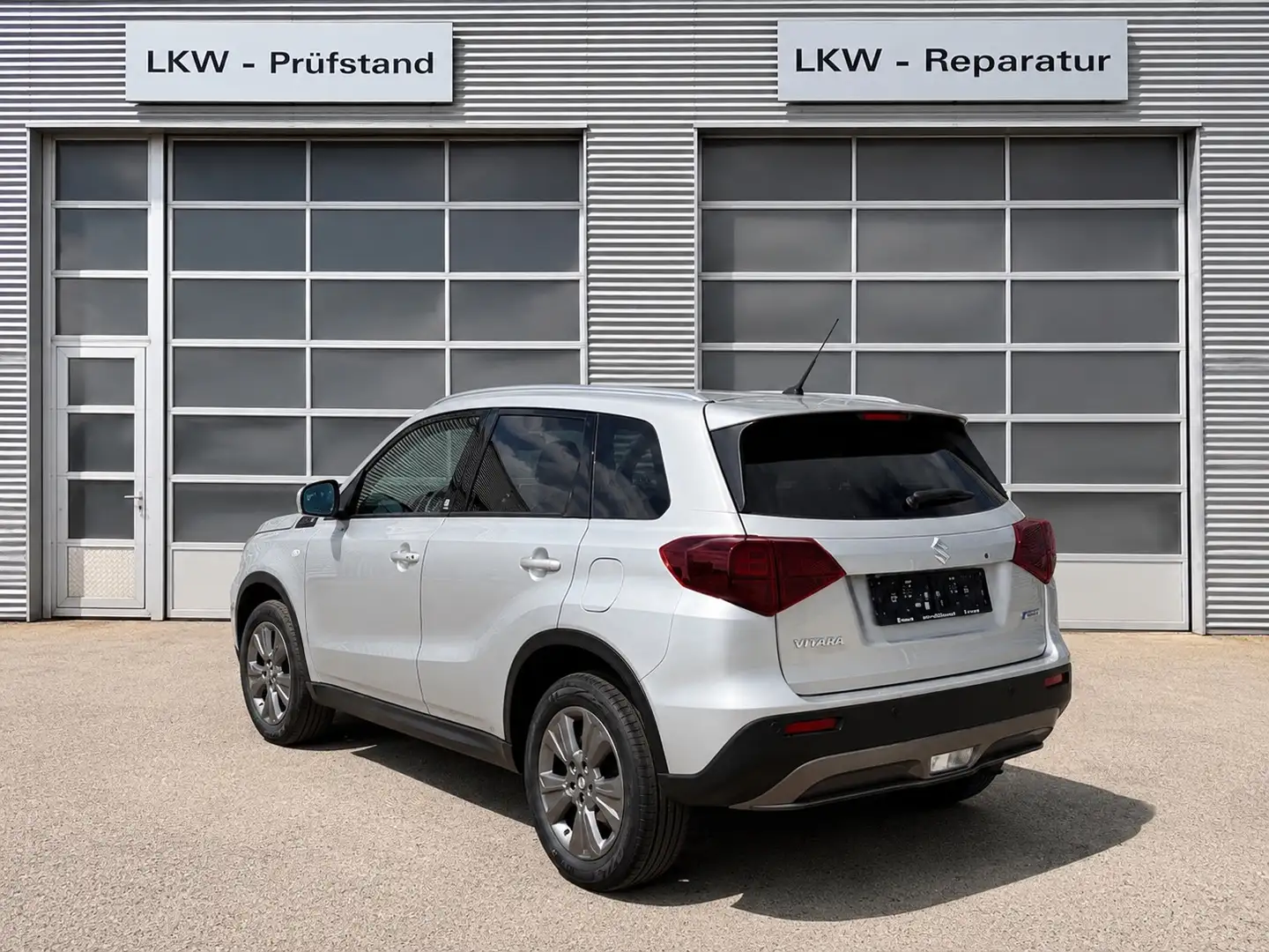 Suzuki Vitara 1.4i Hybrid Shine Silber - 2