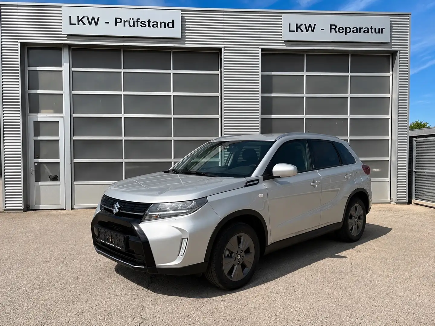 Suzuki Vitara 1.4i Hybrid Shine Silber - 1