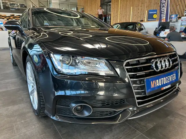 Audi A7 view 3