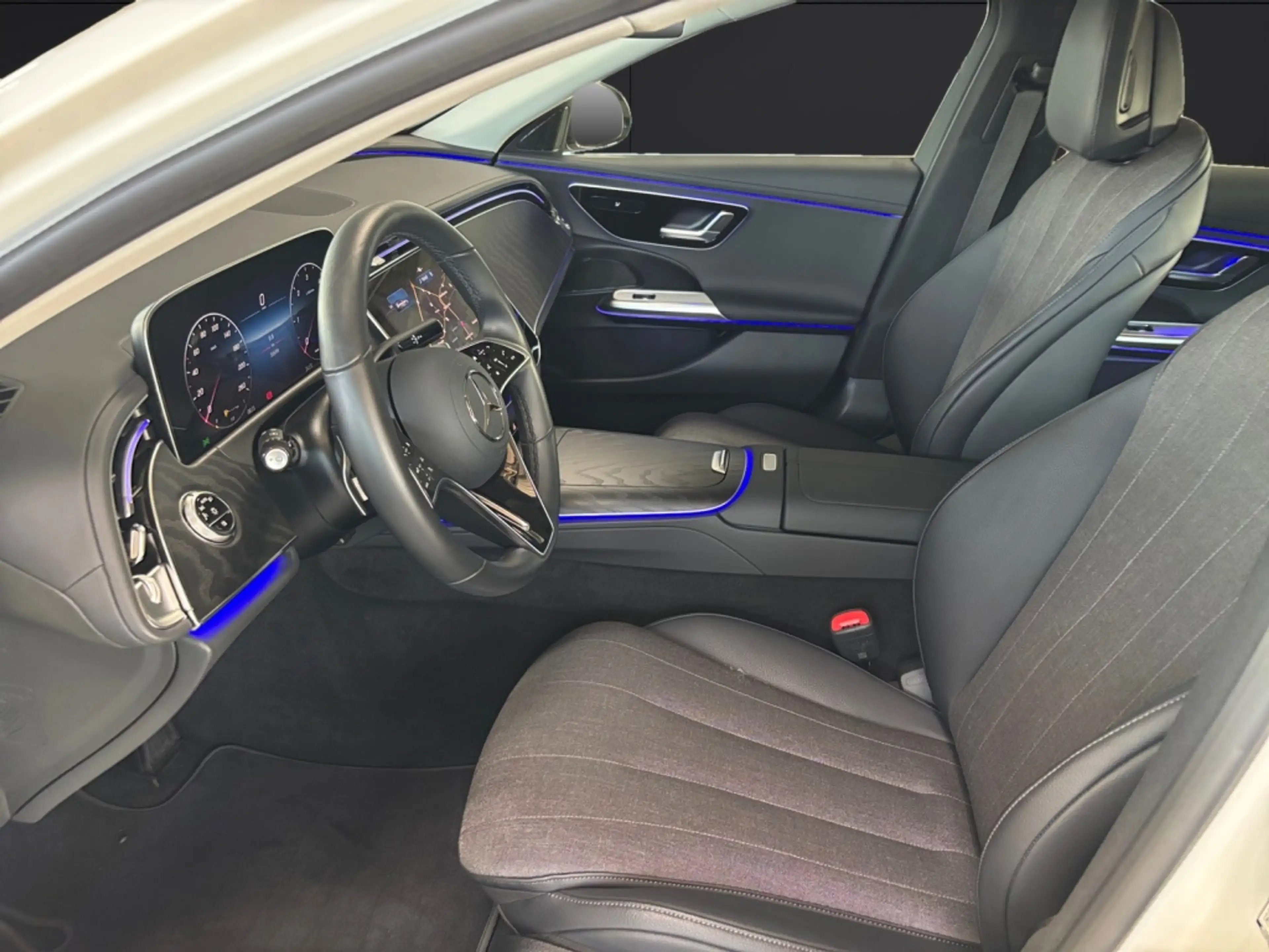 Mercedes-Benz E 220 d T Avantgarde*Advanced*LED*Kamera*AHK* — photo 8