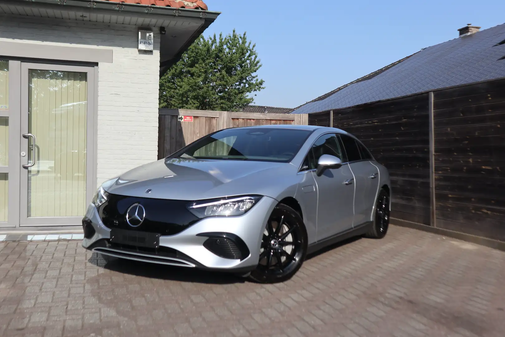 Mercedes-Benz EQE 300 Belgische w /1 ste eig /Leder/360°/Nieuwstaat Zilver - 2