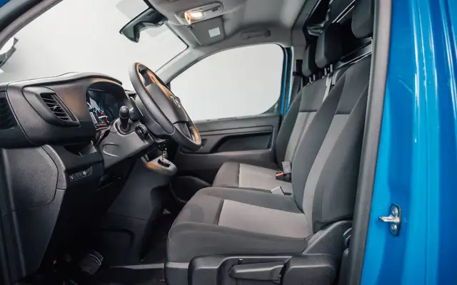Opel Vivaro view 13