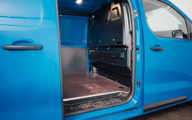 Opel Vivaro view 10
