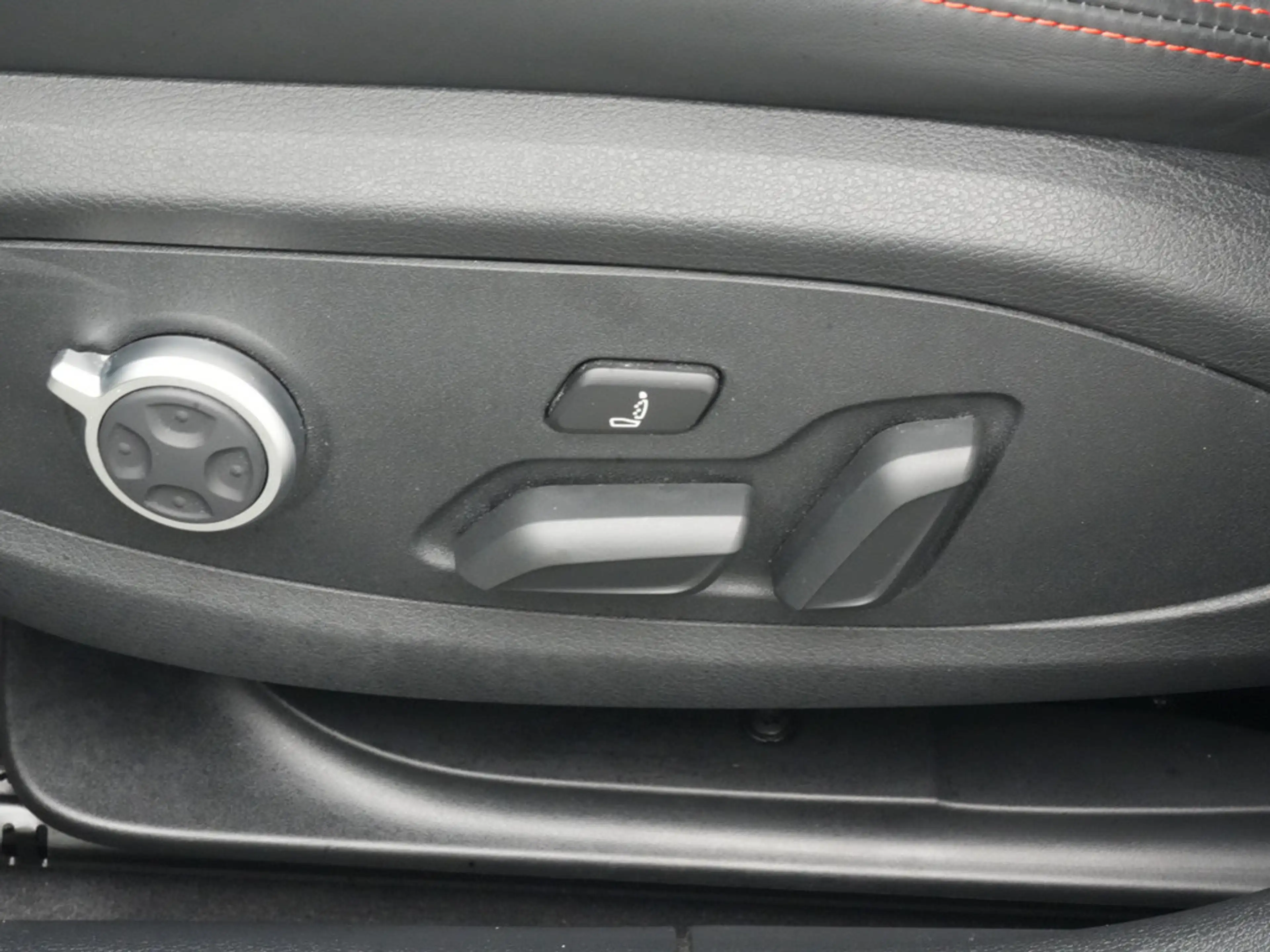 Audi RS4 VIRT NAVI LEDER KAM MEMORY MATRIX — photo 12