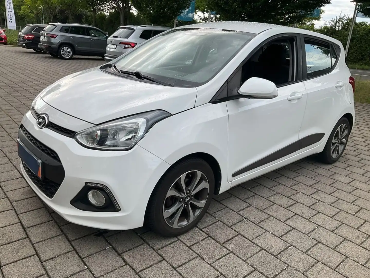 Hyundai i10 FIFA World Cup Edition*SHZG*KLIMA*L-HZG* Weiß - 1