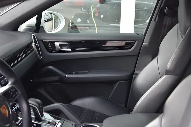 Porsche Cayenne Coupe *360°Kamera*Panorama*Luftfederung* Ansicht 5