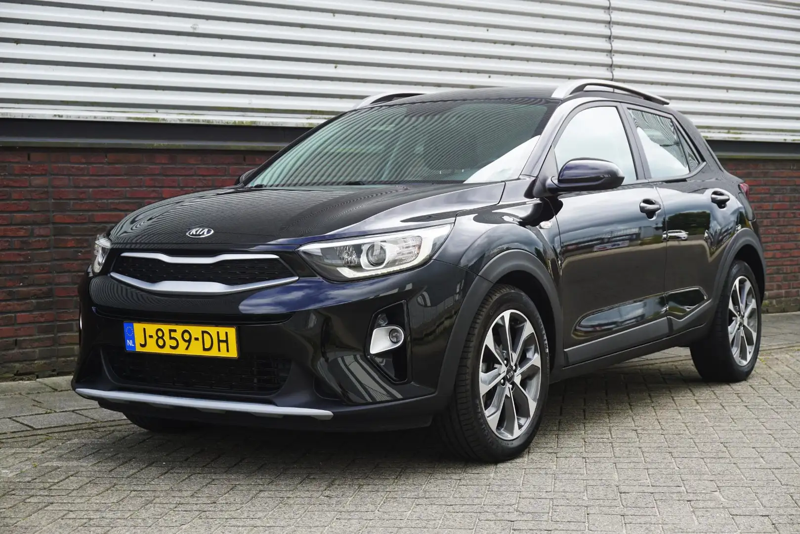 Kia Stonic 1.0 T-GDi 100PK/Trekhaak/17Inch./Camera/ DynamicLi Noir - 1
