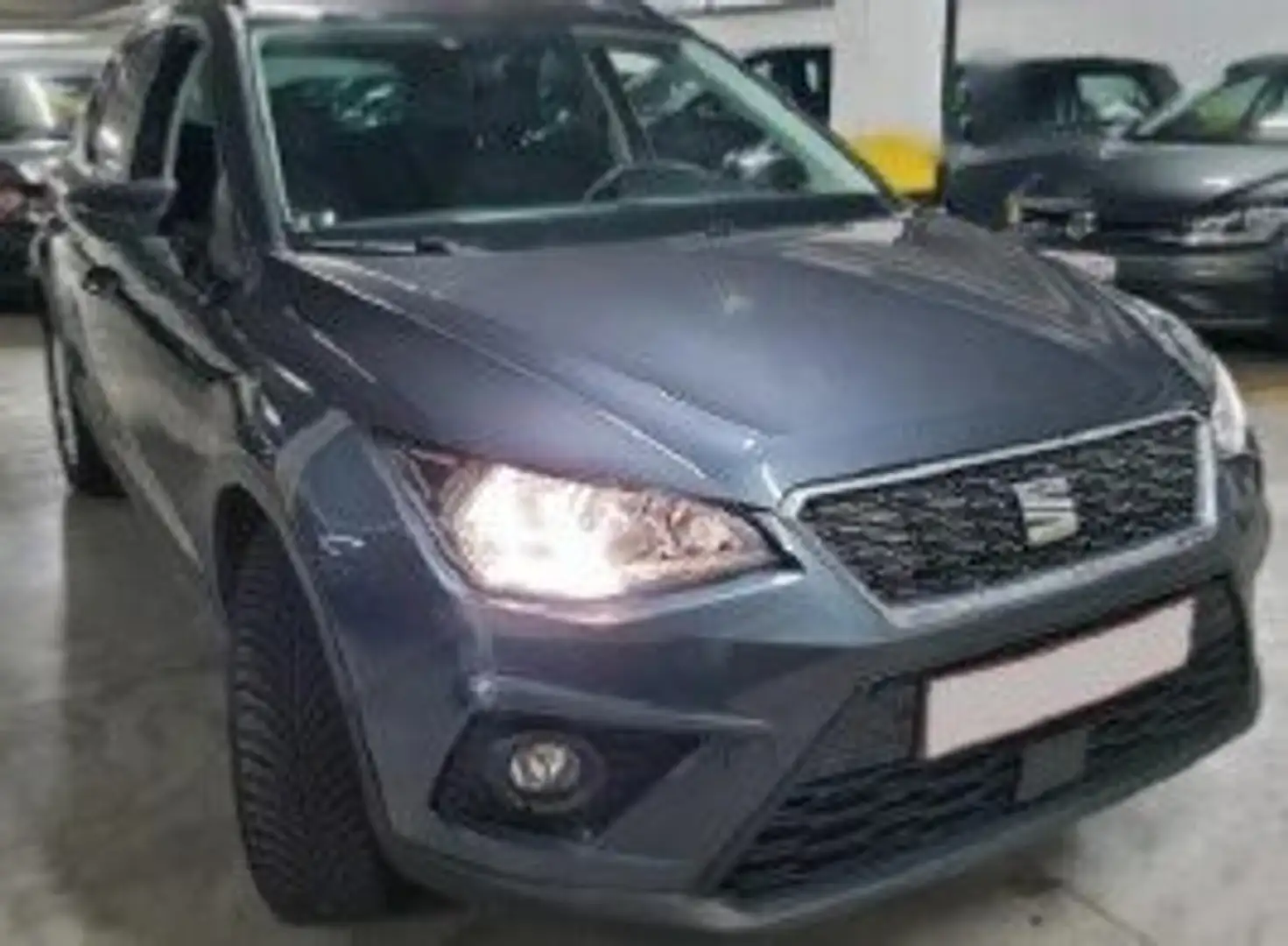 SEAT Arona Arona 1.0 TGI Style Grau - 1