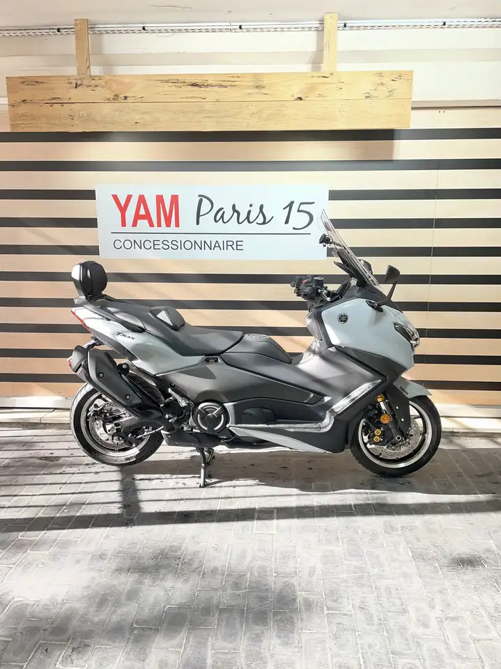 Yamaha Tmax 560