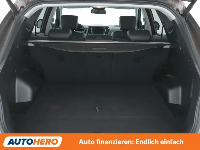 Hyundai Santa FE view 18