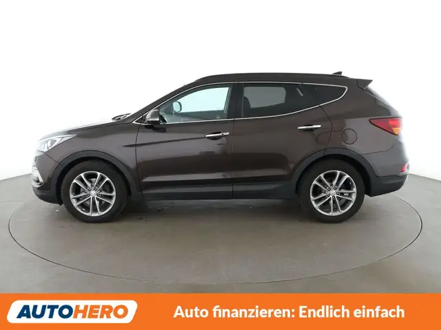 Hyundai Santa FE view 3