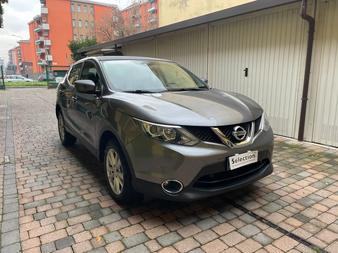 Nissan Qashqai Qashqai 1.5 dci N-Vision 110cv Gris - 2