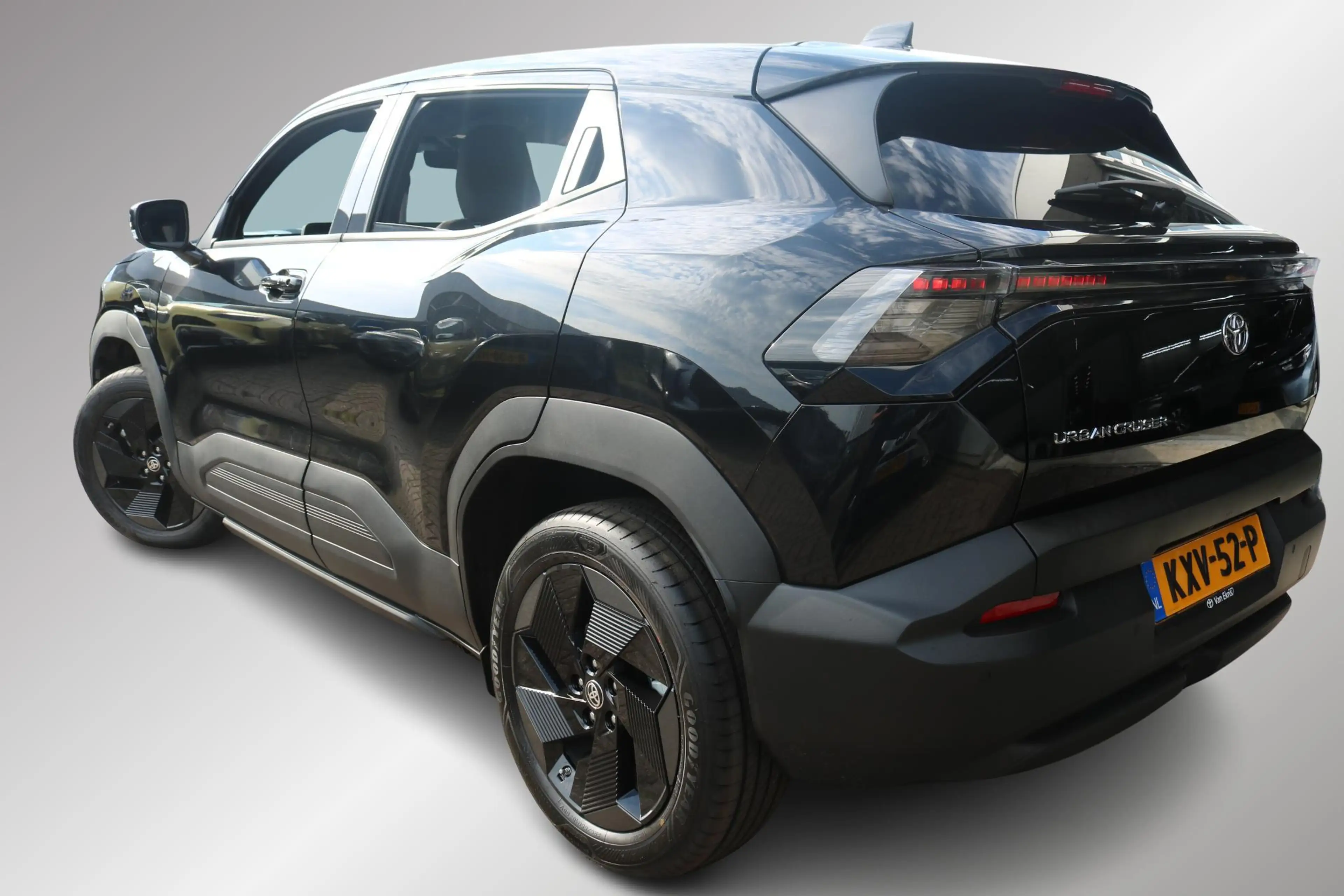Toyota Urban Cruiser Dynamic 61 kWh , BSM, Achteruitrij camera, adaptiv — photo 10