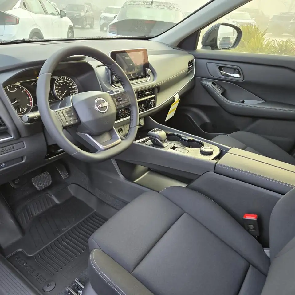 Nissan Rogue снимка Nissan Rogue