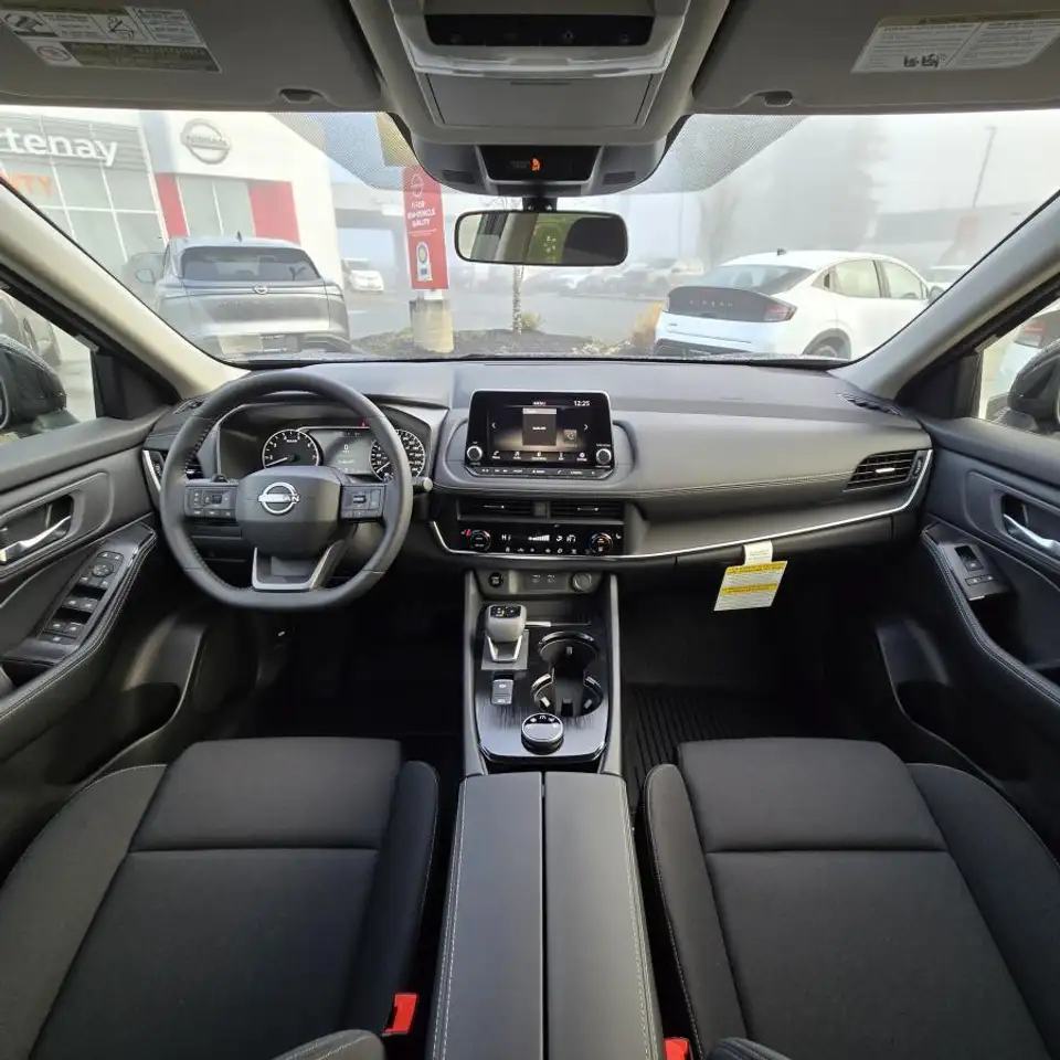 Nissan Rogue снимка Nissan Rogue