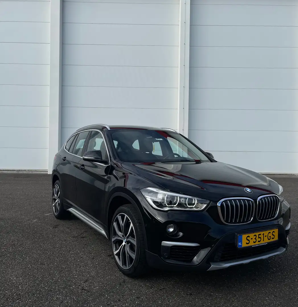 BMW X1 BMW X1 F48 Sdrive18i 2019 LED/PDC/LEDER Zwart - 2