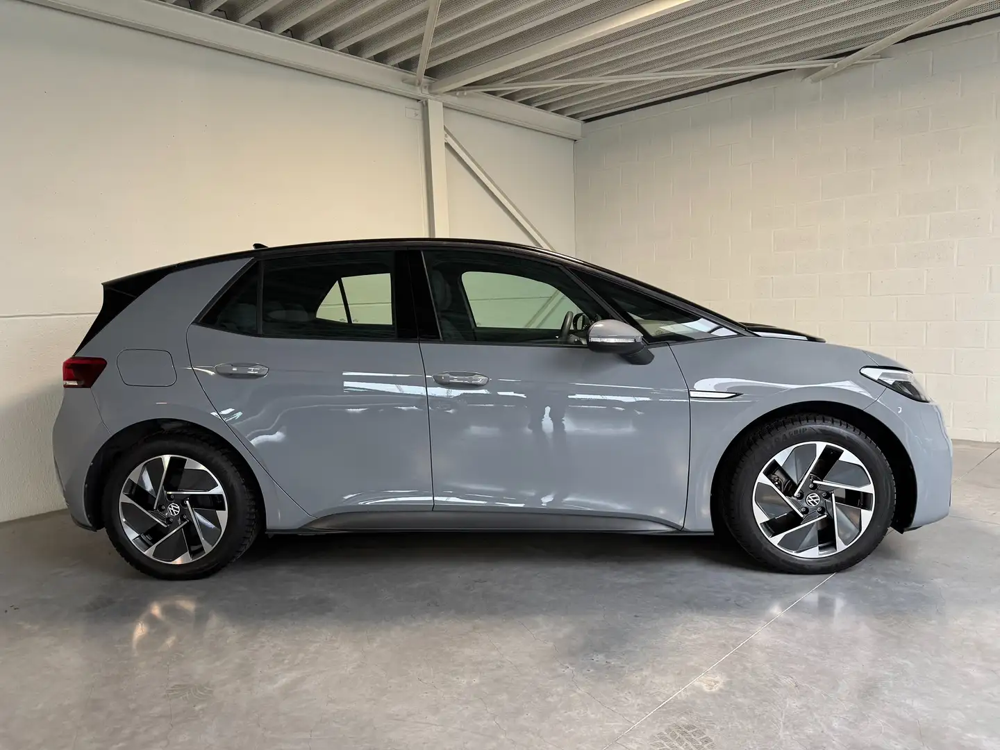 Volkswagen ID.3 Pure - LED - 18" velg - 18.400 KM Серый - 2