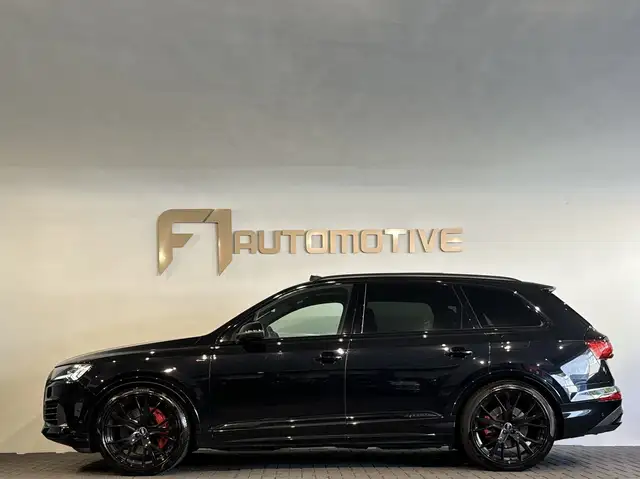 Audi Q7 view 15