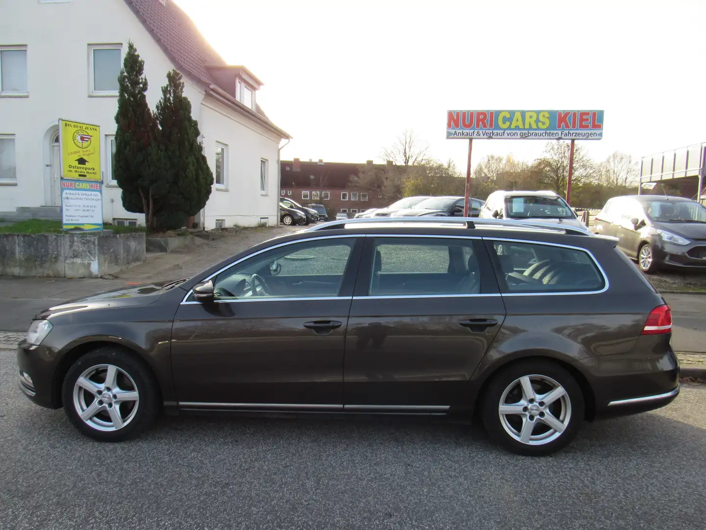 Volkswagen Passat Variant Comfortline BlueMotion Automatikgetrebe Neu TÜV Braun - 1