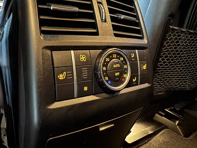 Mercedes-Benz M-Class view 14