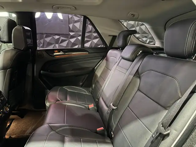 Mercedes-Benz M-Class view 20