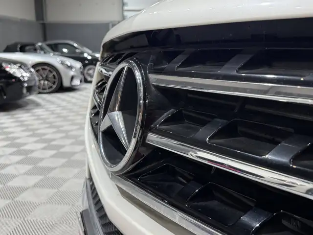 Mercedes-Benz M-Class view 26