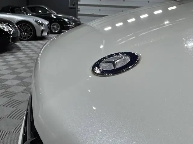 Mercedes-Benz M-Class view 25