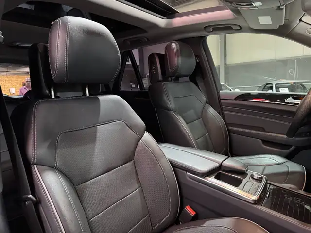 Mercedes-Benz M-Class view 17