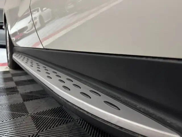 Mercedes-Benz M-Class view 30
