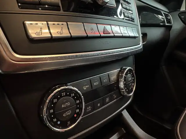 Mercedes-Benz M-Class view 13