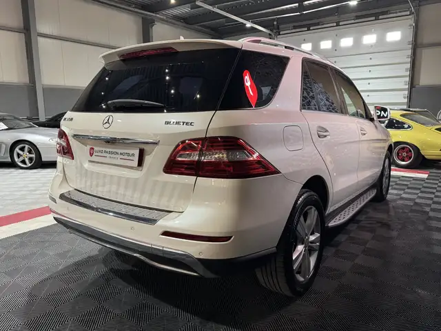 Mercedes-Benz M-Class view 6