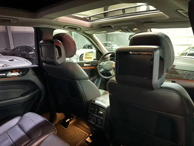 Mercedes-Benz M-Class view 16