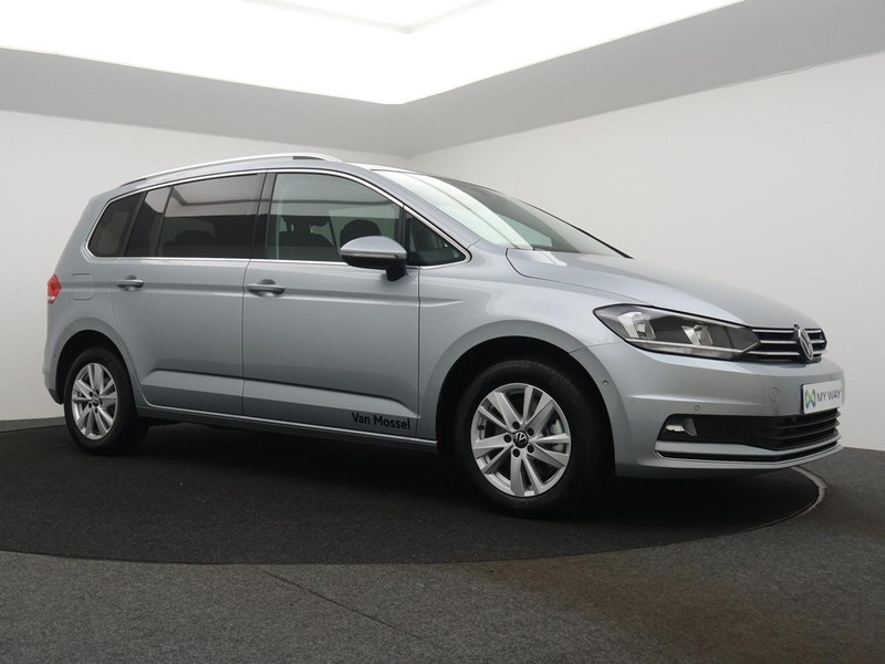 Volkswagen Touran 1.5 TSI Highline Business DSG *DEMO* — photo 6