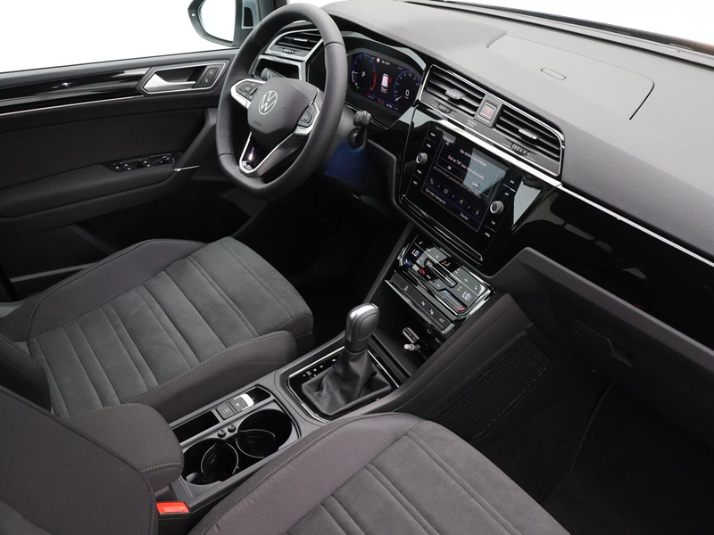 Volkswagen Touran 1.5 TSI Highline Business DSG *DEMO* — photo 3