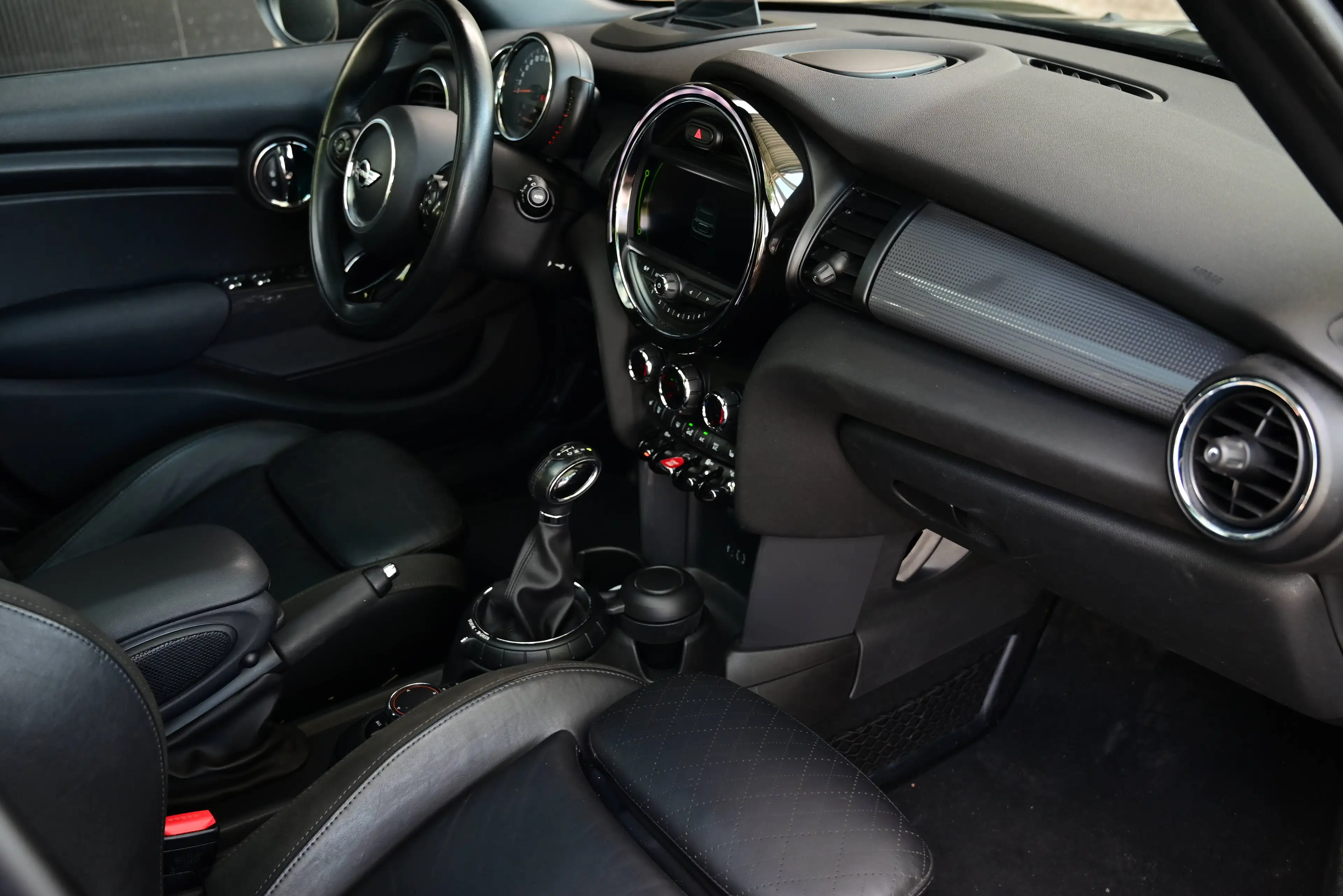 MINI Cooper D Mini 1.5 DA Cooper — photo 13