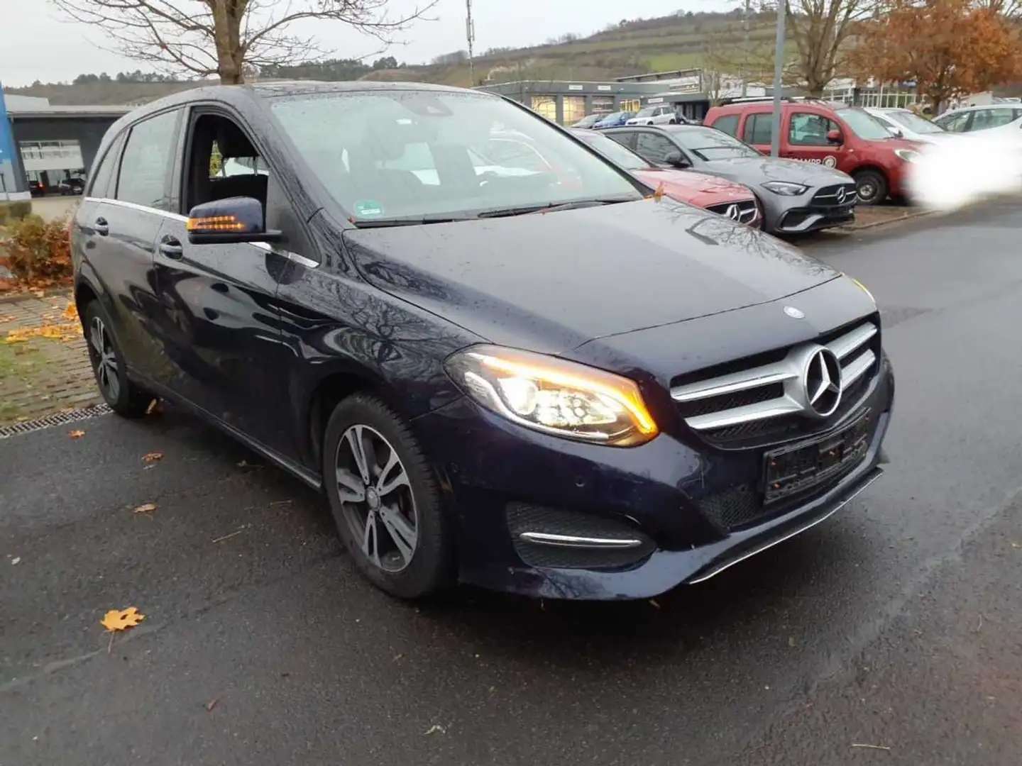 Mercedes-Benz B 200 7G-DCT Urban 1.Hand "TÜV 11/2027" Blau - 2