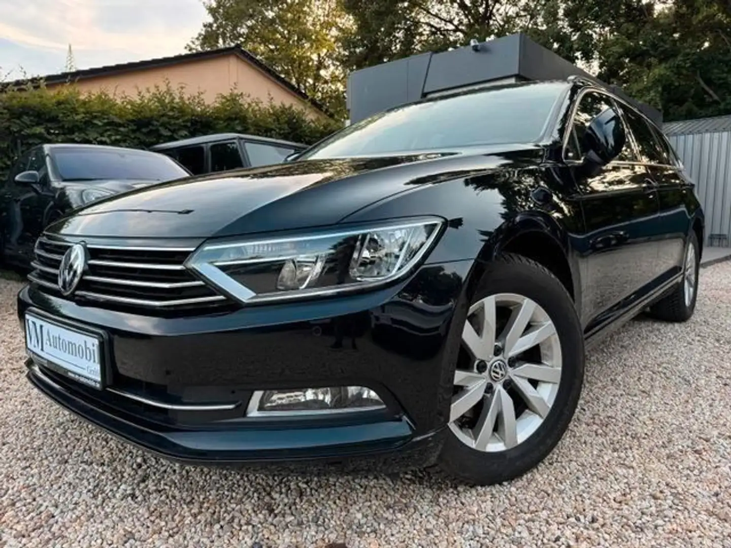 Volkswagen Passat Variant DSG Business AHK*ACC*Navi Noir - 1