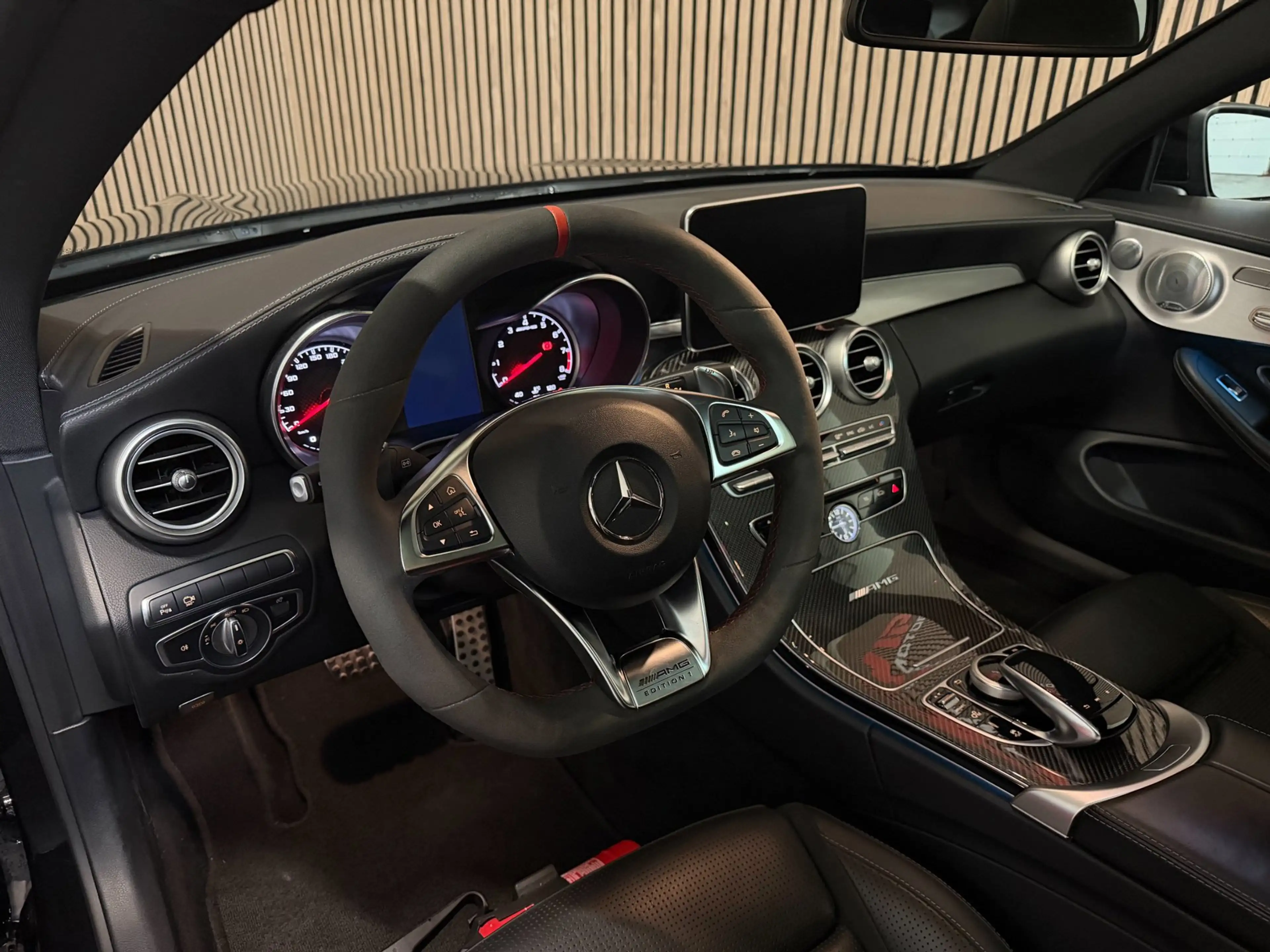 Mercedes-Benz C 63 AMG Coupé [ full option ] — photo 19