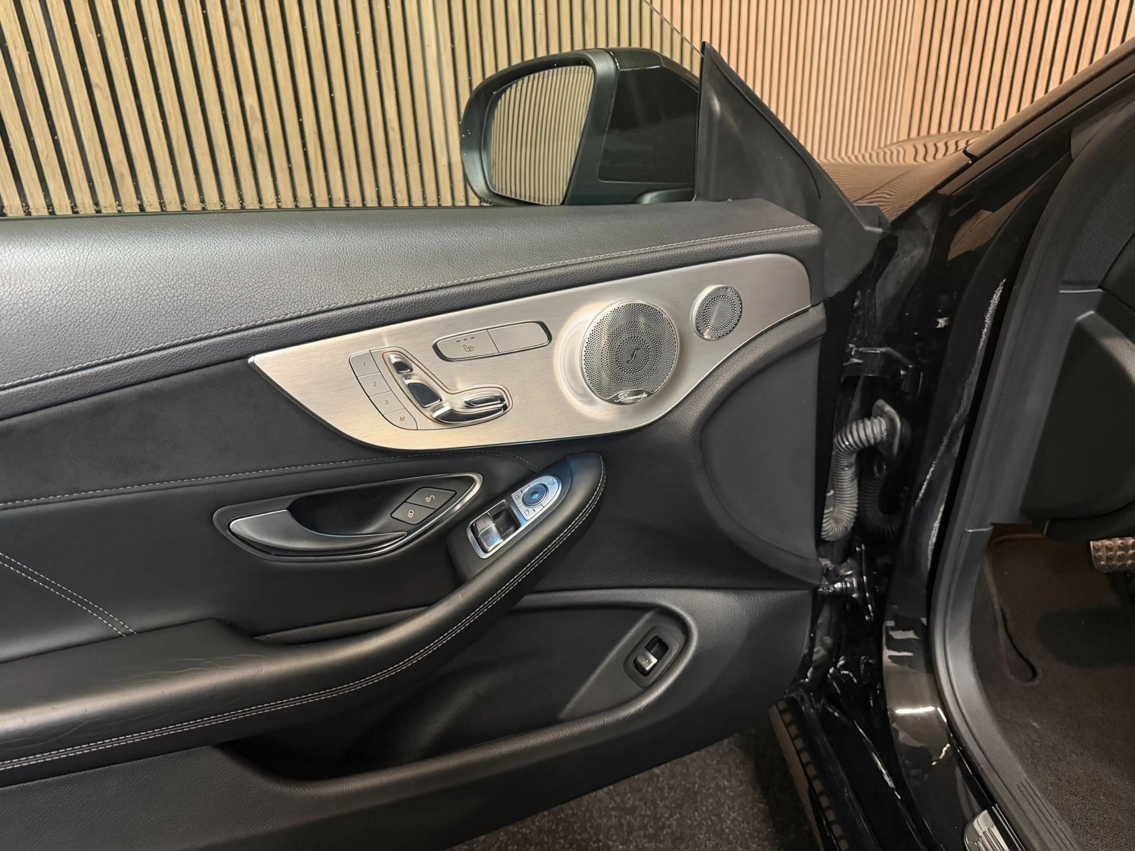 Mercedes-Benz C 63 AMG Coupé [ full option ] — photo 18