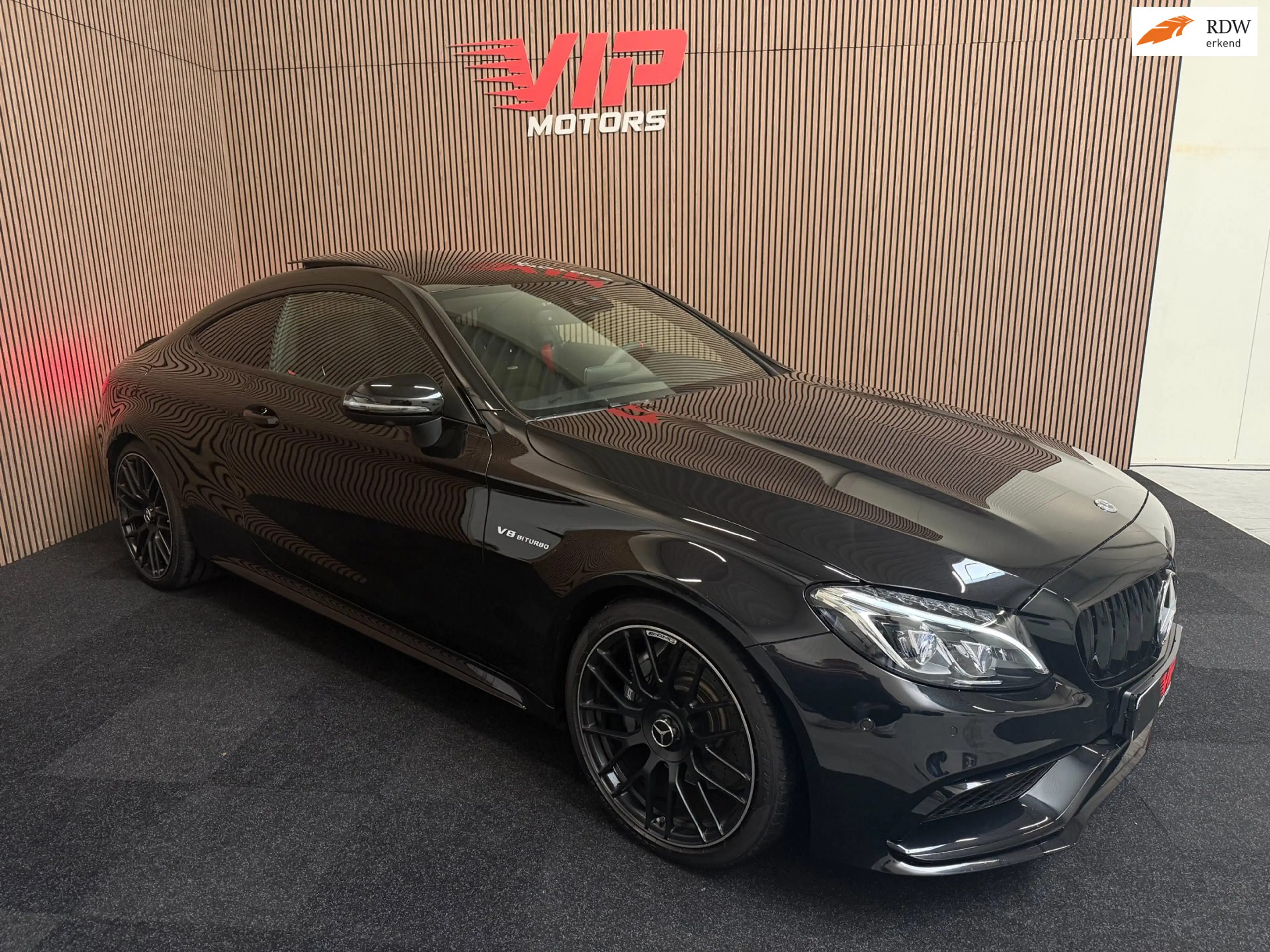 Mercedes-Benz C 63 AMG Coupé [ full option ]