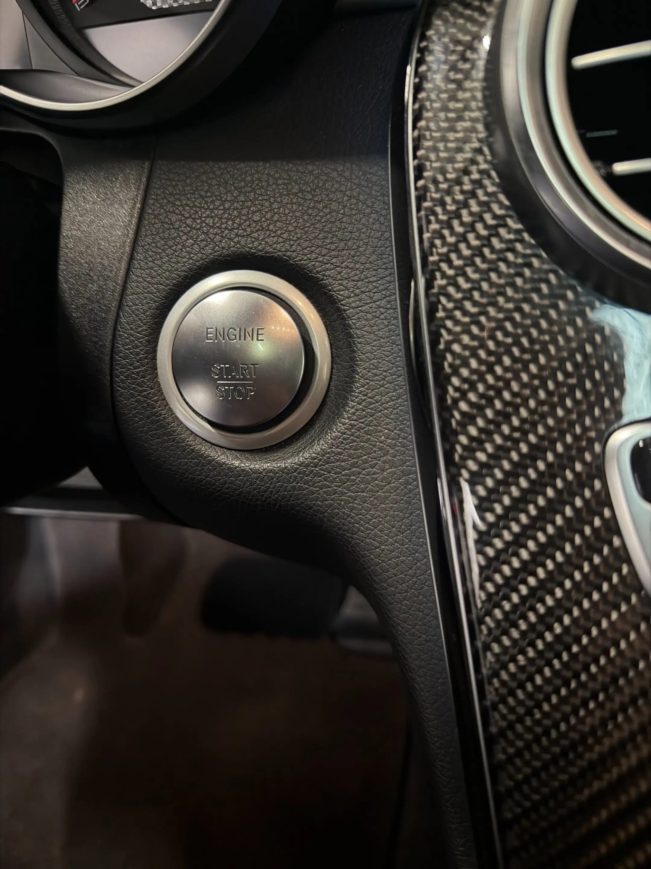 Mercedes-Benz C 63 AMG Coupé [ full option ] — photo 26