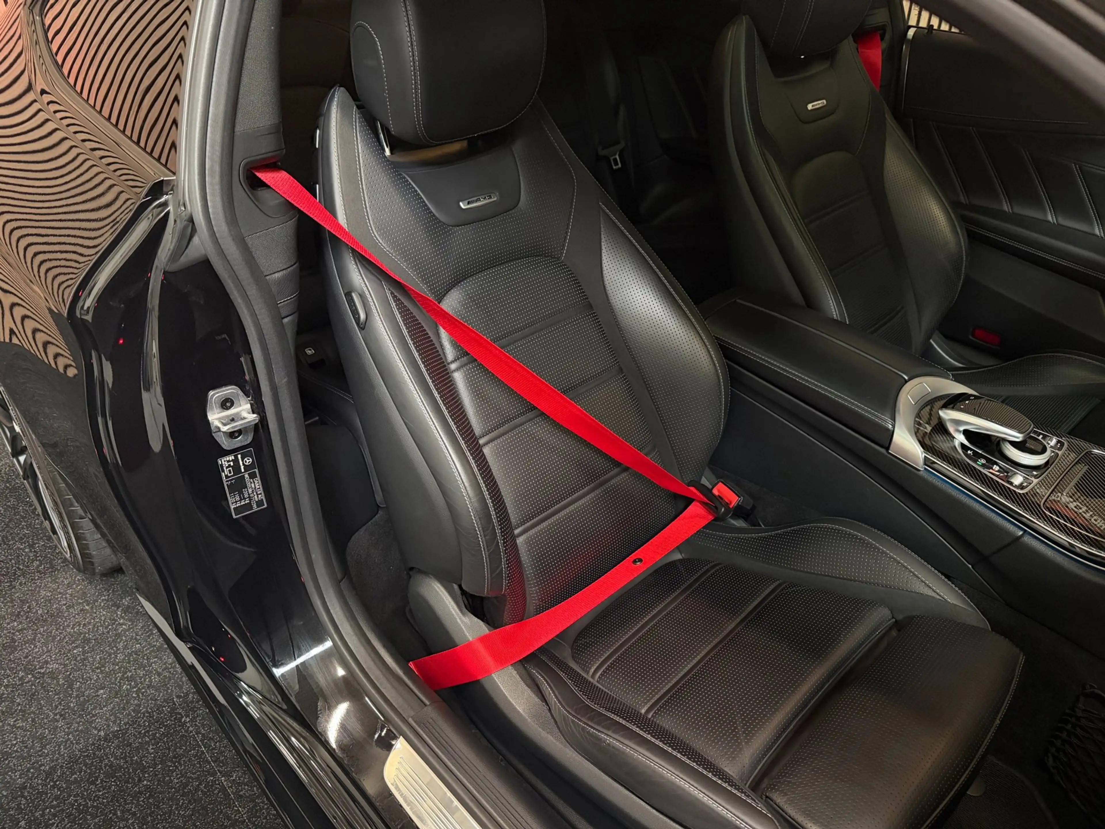 Mercedes-Benz C 63 AMG Coupé [ full option ] — photo 17