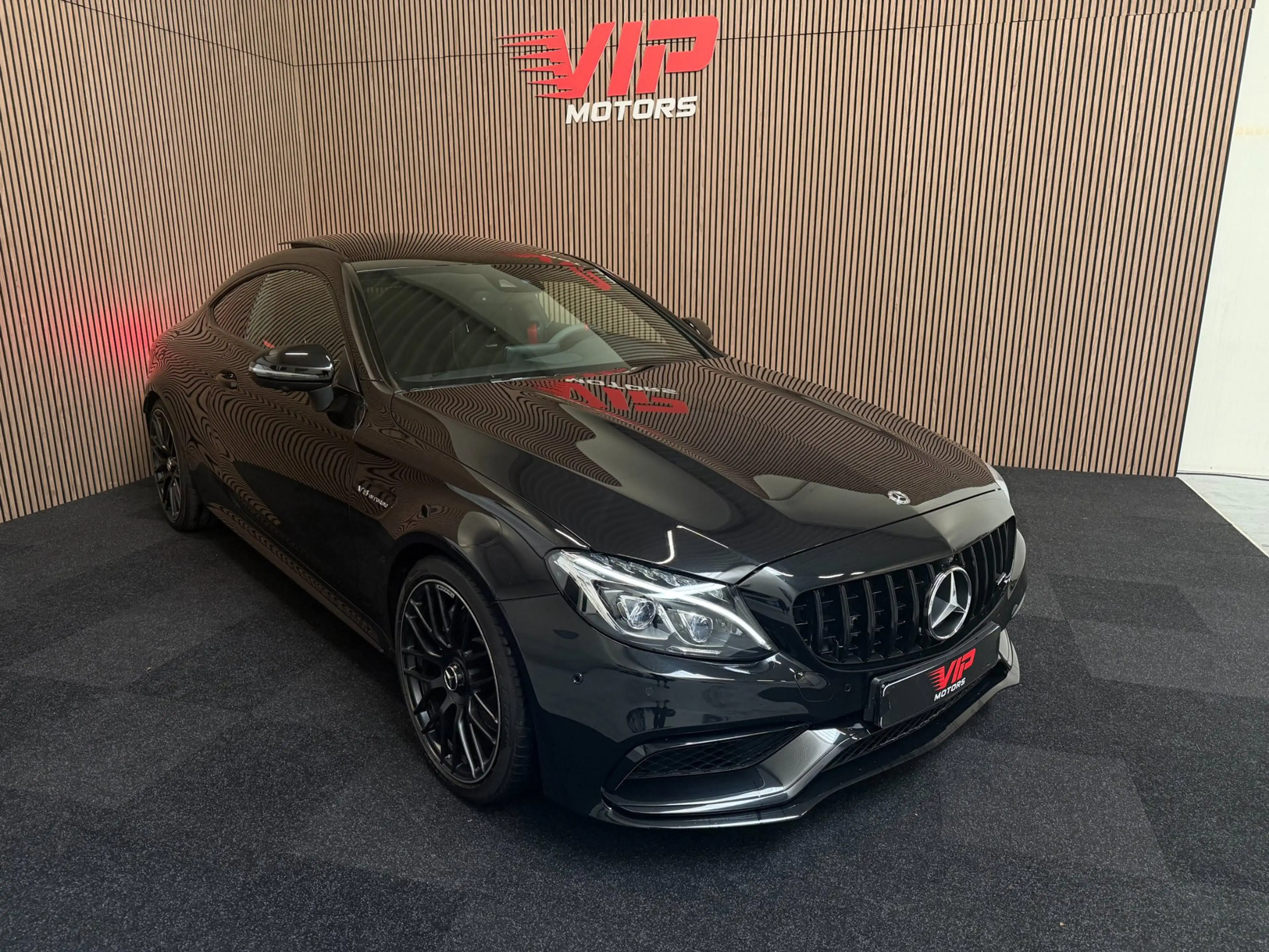 Mercedes-Benz C 63 AMG Coupé [ full option ] — photo 2